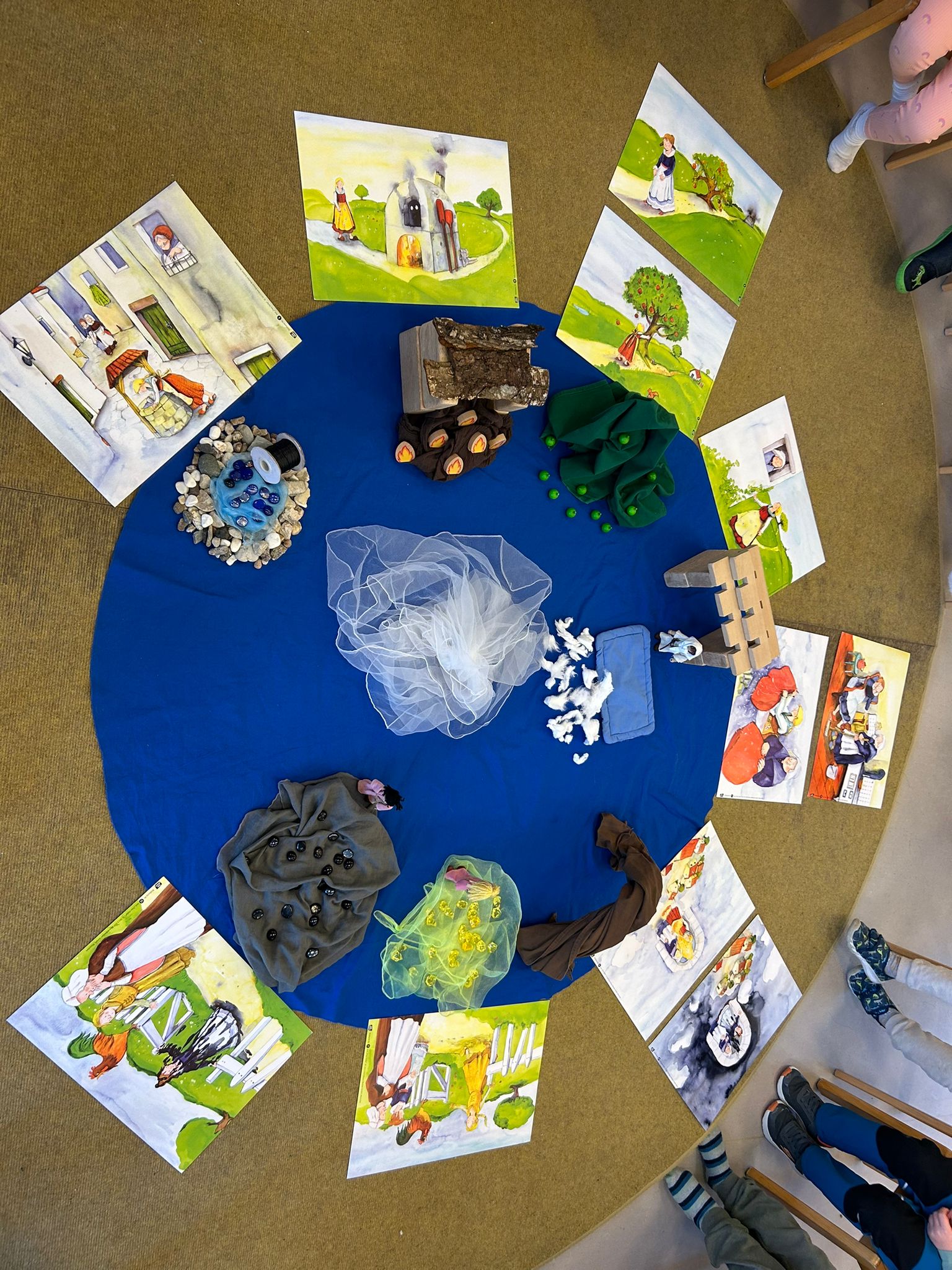 Legearbeit zum Märchen Frau Holle